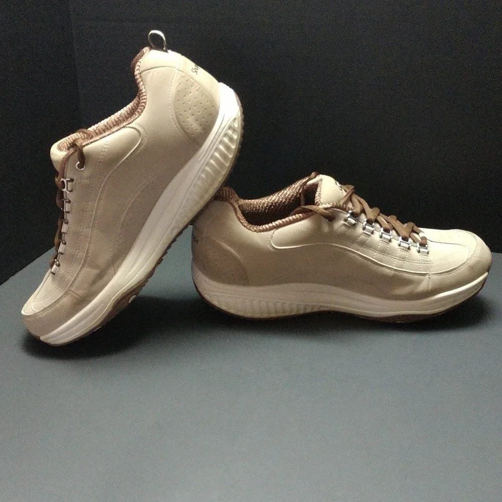 Skechers Shape-ups Leather Shoes Size 9.5